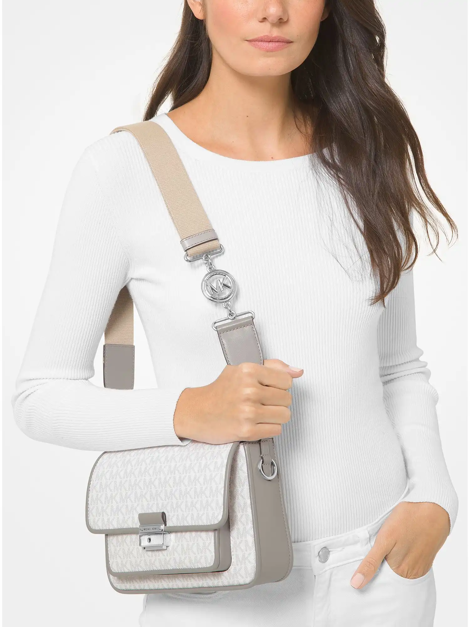 Bradshaw Medium Logo Messenger Bag Opt Pgrey