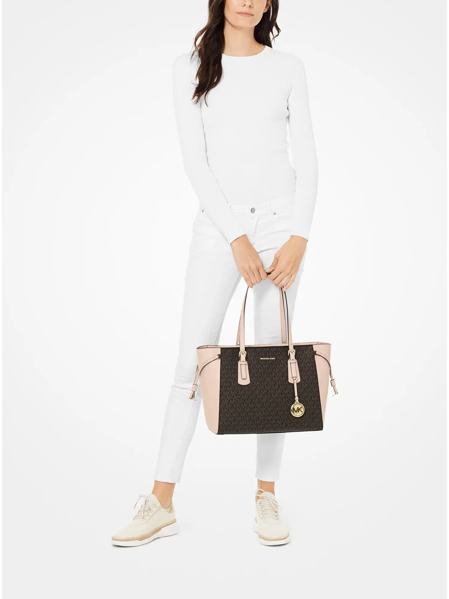 Voyager Medium Logo Tote Bag Brn Sftpink
